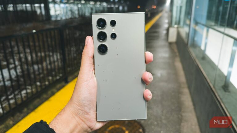 I turned the back of my Android into a shortcut panel, and it’s ridiculous how useful it is I turned the back of my Android into a shortcut panel, and it’s ridiculous how useful it is