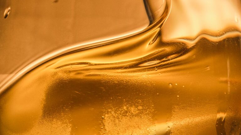 The Best White Wines to Drink in Winter