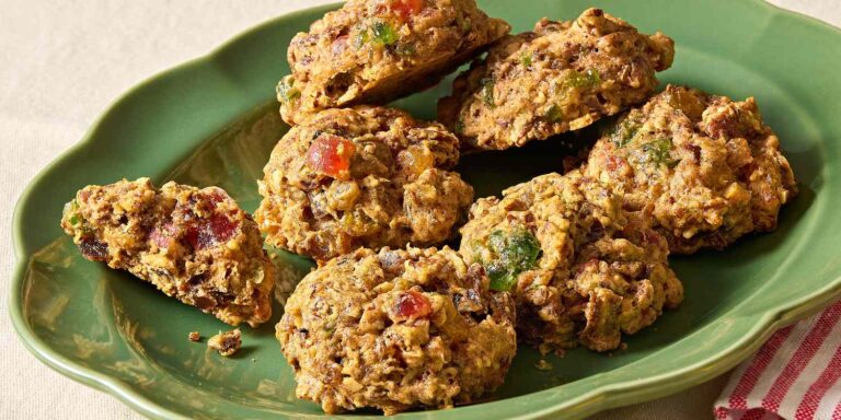 20 Cozy Dessert Recipes To Instantly Get You Into the Holiday Spirit