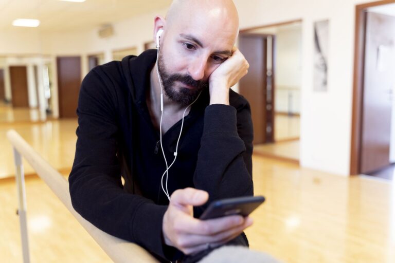 Is Spotify Down or Is It Just You? How to Check and Fix the Problem Fast