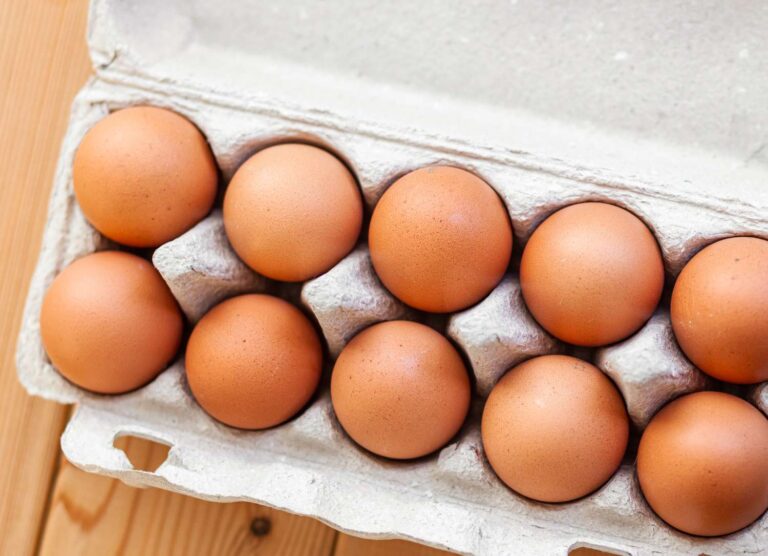 My Grandmother’s Simple Trick To Tell if Eggs Are About To Go Bad