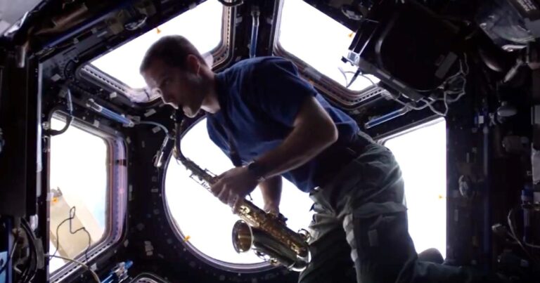 These clips of astronauts unwinding on the ISS will raise a smile These clips of astronauts unwinding on the ISS will raise a smile