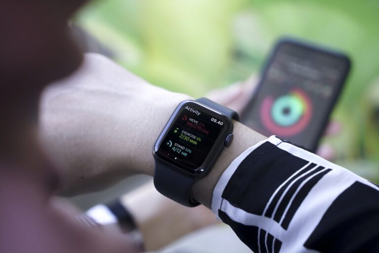 9 of Our Favorite Apple Watch Fitness Apps of 2026