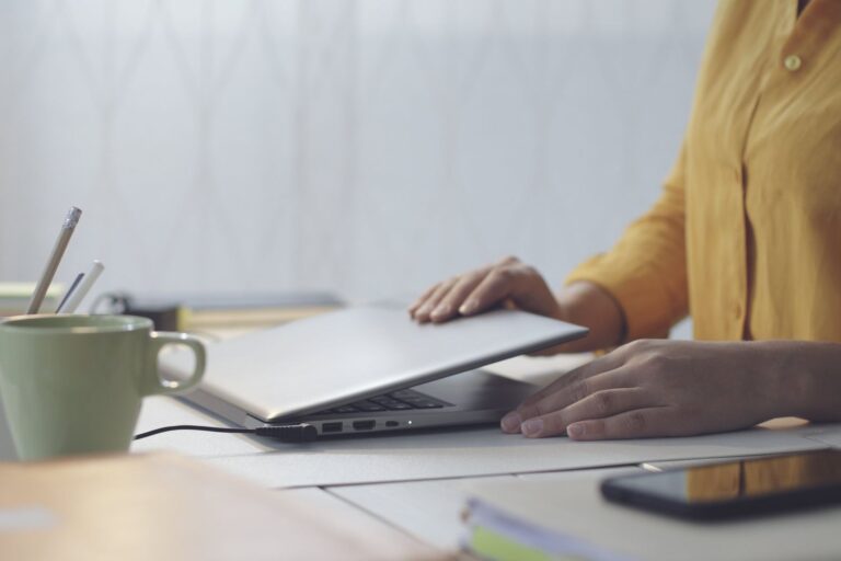 How to Stop a MacBook From Sleeping When Shut How to Stop a MacBook From Sleeping When Shut