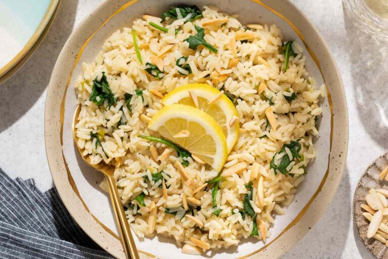 Lemony Spinach Rice Recipe (4 Ingredients, 30 Minutes)