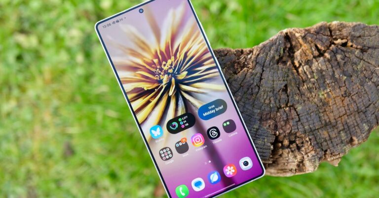 Samsung confirms a cool privacy screen upgrade for the Galaxy S26 series