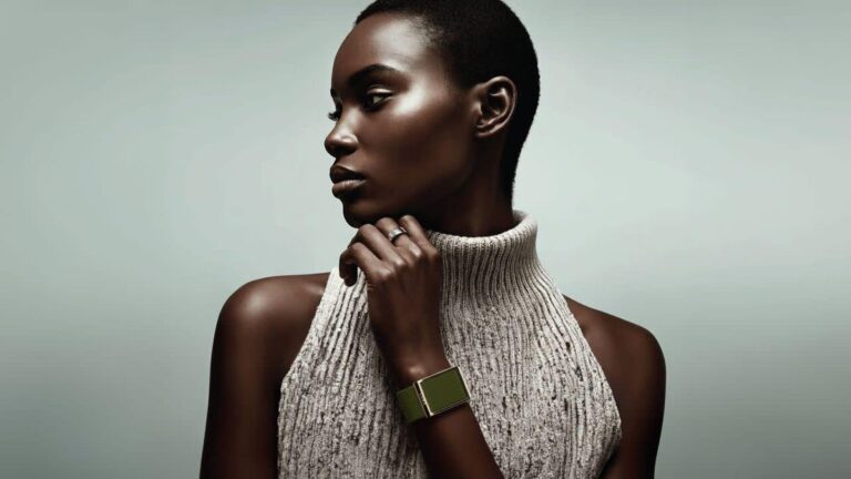 The Luna Band Uses Your Voice to Track Your Health, Giving You One Less Screen to Stare At The Luna band on a person's wrist.