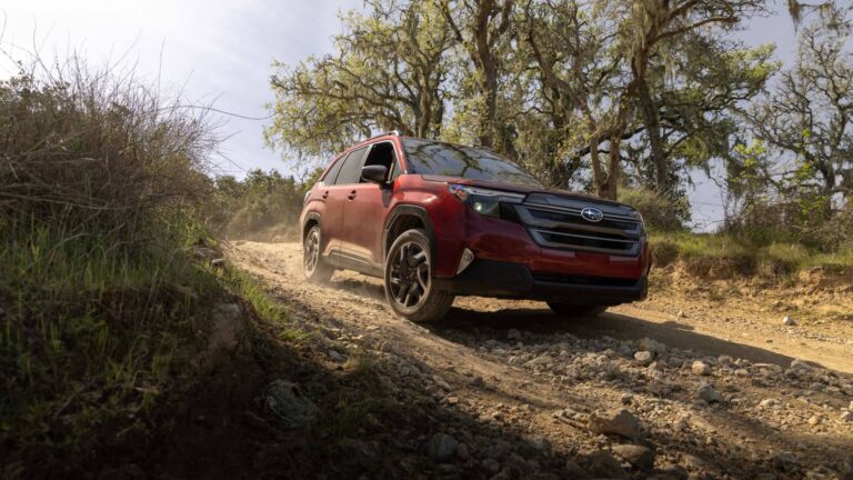 2026 Subaru Forester Hybrid defies trends with a surprising $1,800 price drop 2026 Subaru Forester Hybrid defies trends with a surprising $1,800 price drop