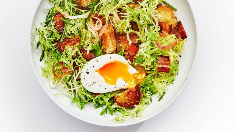 Perfect Poached Eggs (How to Poach Eggs Without Vinegar) Recipe Perfect Poached Eggs (How to Poach Eggs Without Vinegar) Recipe