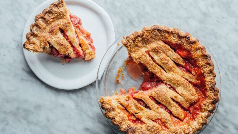 Best Strawberry Rhubarb Pie Recipe