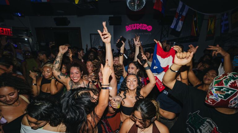 Rave in Aisle 4! The Hottest New Club Is Your Grocery Store Rave in Aisle 4! The Hottest New Club Is Your Grocery Store